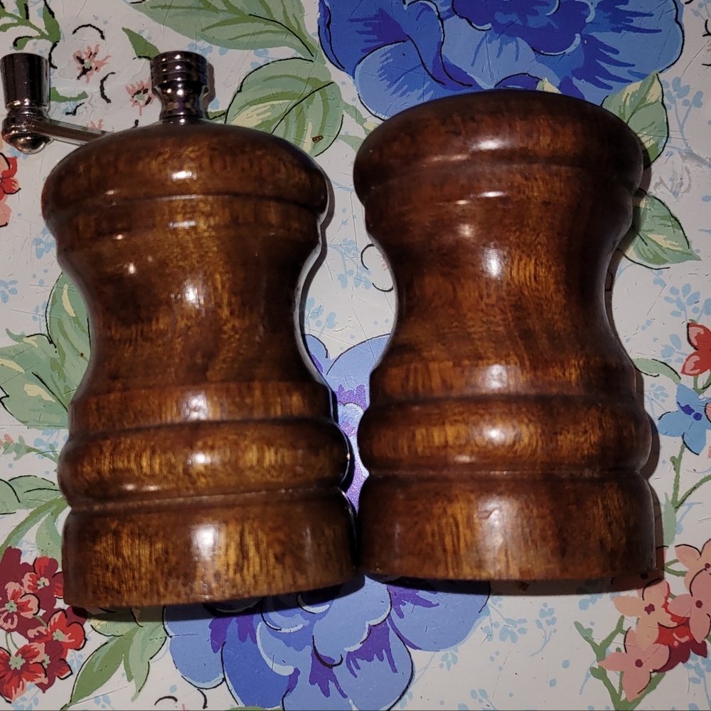 Vintage Wooden 4" Salt Shaker And Pepper Mill Shaker Set